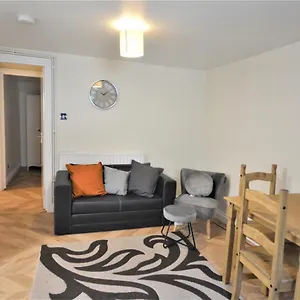 https://london-modern-one-bedroom-apartment.cambridgehotelsuk.com