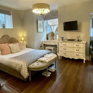 Boutique With Hot Tub, Chester Hough Green